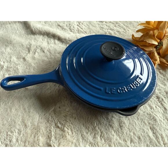 Le Creuset No. 20 Skillet with No. 18 Lid Blue - Picture 1 of 4